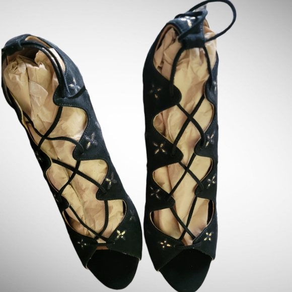 ALAIA |New in Box Black Suede w/Metallic Gold Floral Trim Open Toe Pumps S… - Picture 6 of 16